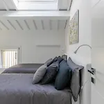 The White House - Business And Charme Apartman Padova