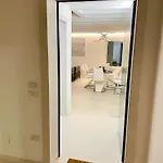 Apartman The White House - Business And Charme