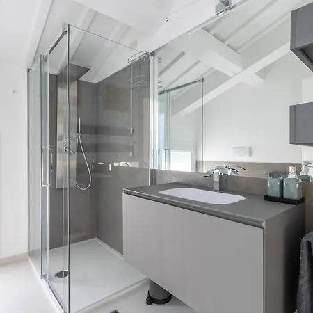 Apartment The White House - Business And Charme *