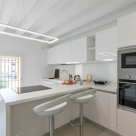The White House - Business And Charme Appartement