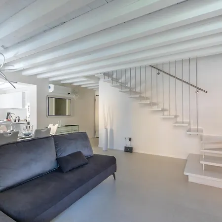 Apartman The White House - Business And Charme