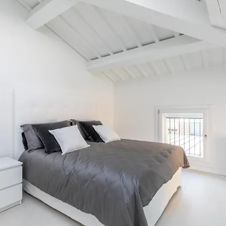 The White House - Business And Charme Appartement *