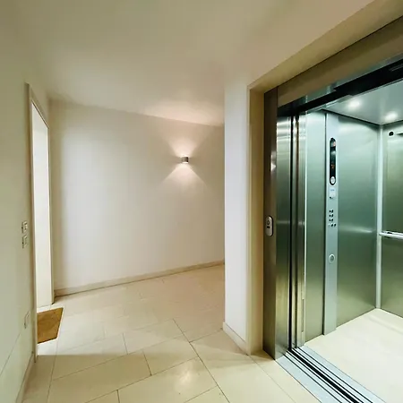 Apartment The White House - Business And Charme *