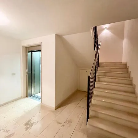 The White House - Business And Charme Appartement